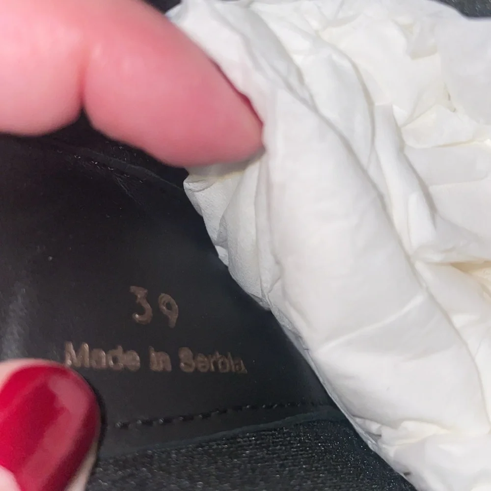 VOILE BLANCHE TWILLY CHELSEA
Leather Boots in Black - Picture 16 of 16